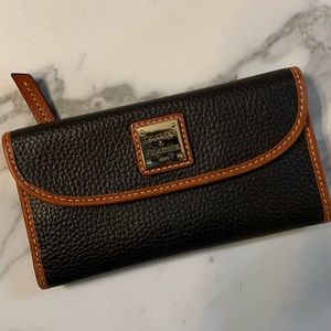 Dooney & Bourke clutch wallet